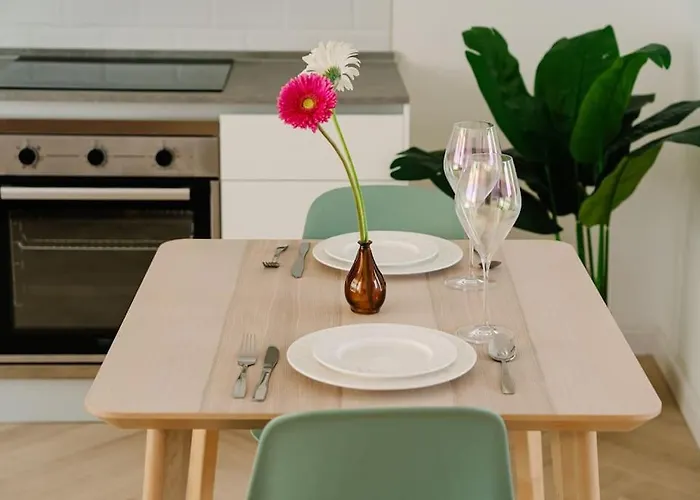 Main Street Luxury 7 Apartment