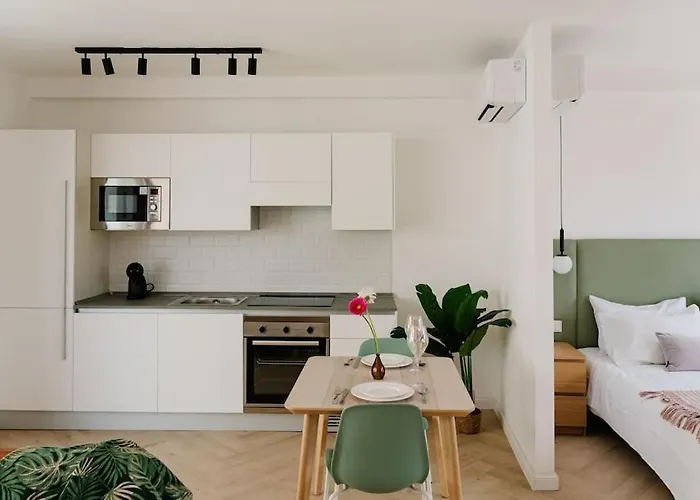 Main Street Luxury 7 Daire