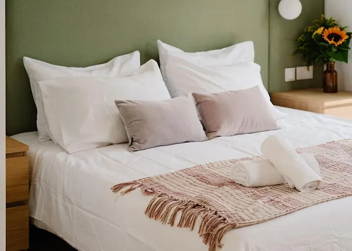 Main Street Luxury 7 *